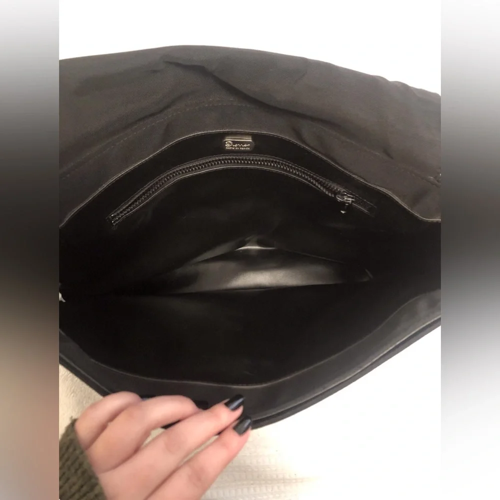 Unisex Messenger Bag Structured Sleek Onyx Vegan Leather Multi-Pocket Satchel